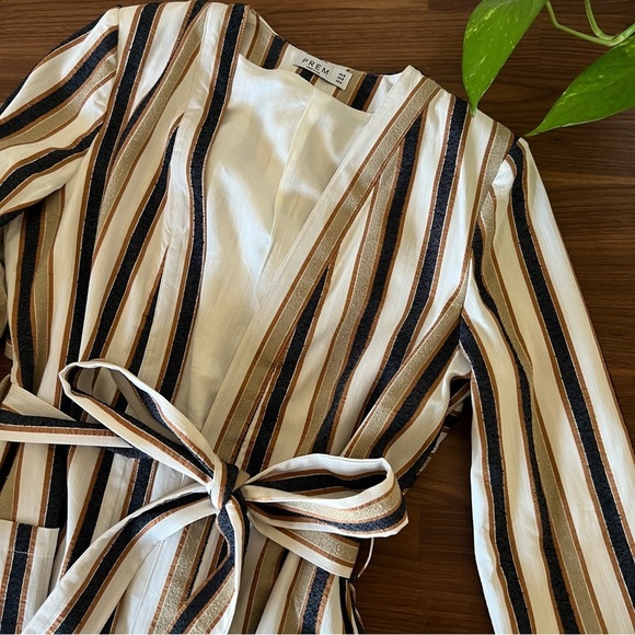 Prem the Label Striped Neutral Blazer Shorts Suit Set, size S - Picture 2 of 16